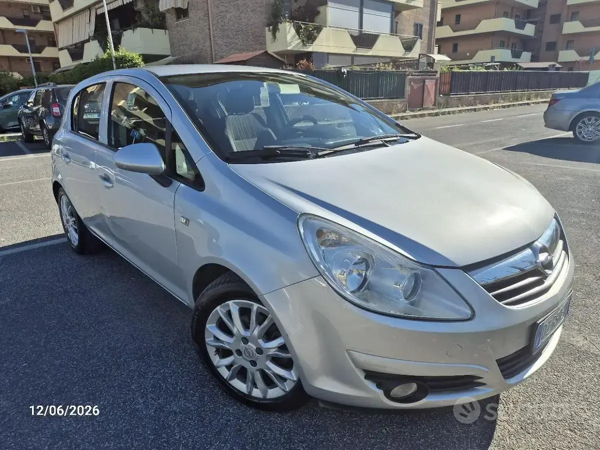 Usata Opel Corsa 75 CV (55 kW) 2009 Grigio Utilitaria