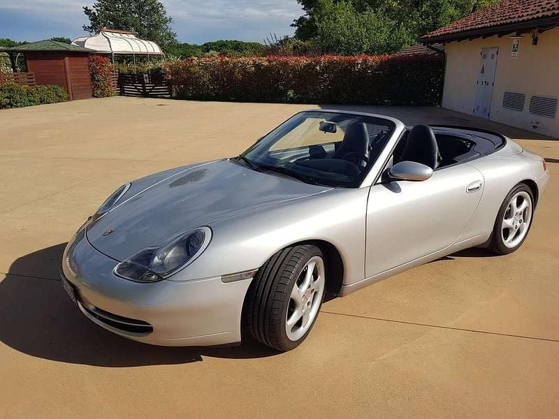 Usata Porsche 911 Carrera Cabriolet 300 CV (220 kW) 2000 Argento Cabrio