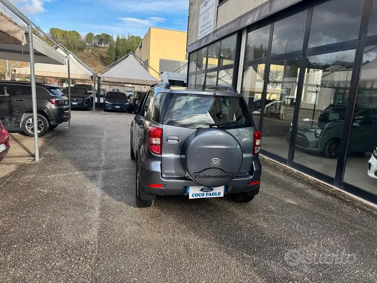 Usata Daihatsu Terios HIRO 86 CV (63 kW) 2009 Grigio SUV