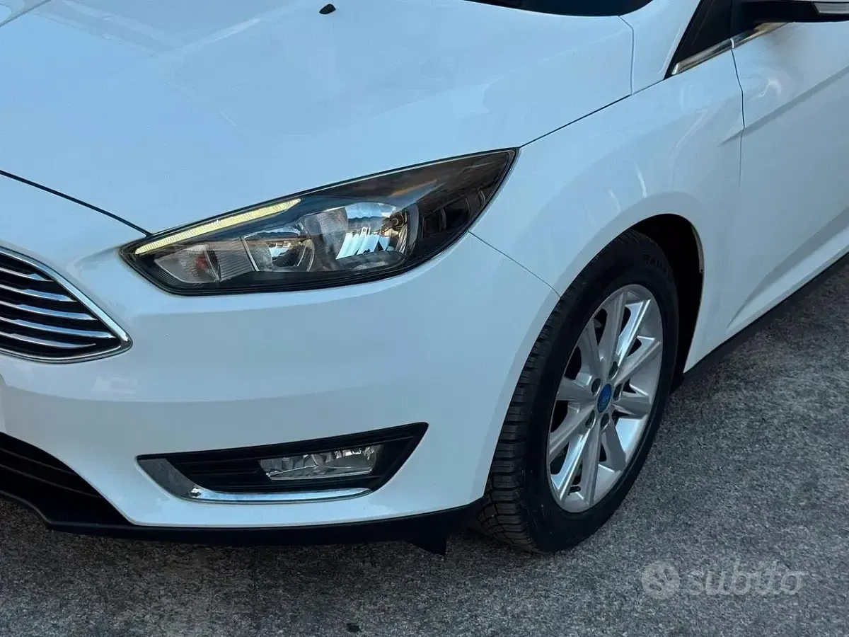 Usata Ford Focus Titanium 120 CV (88 kW) 2015 Bianco Berlina
