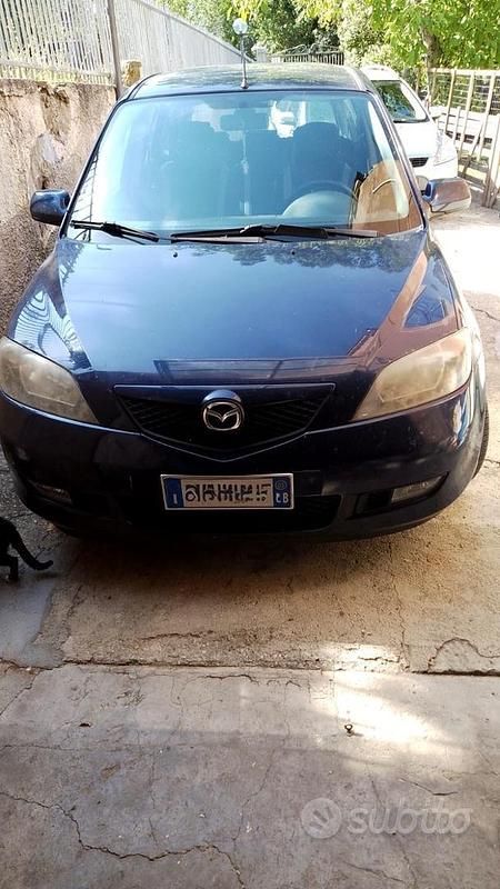 Blu Usata 2005 Mazda 121 Due volumi | 1700 € - Immagine 1/4