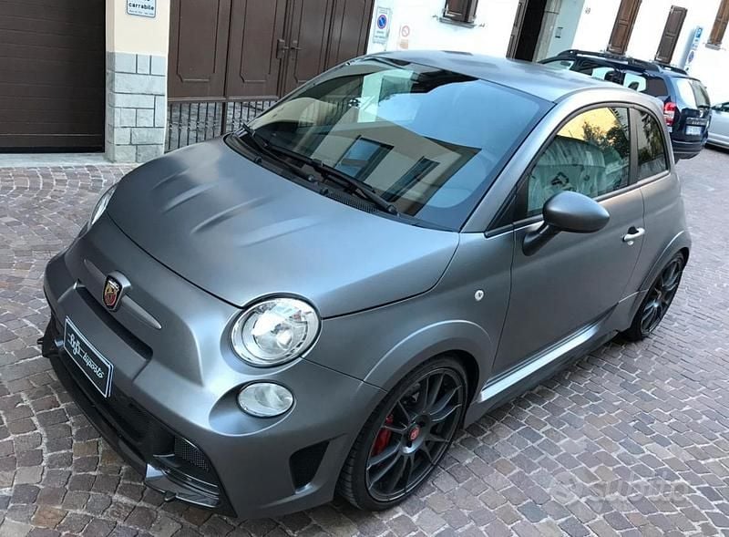 Grigio Usata 2016 Abarth 695 Due volumi | 53.900 € - Immagine 1/4