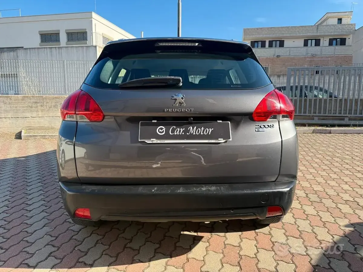 Usata Peugeot 2008 Active 92 CV (67 kW) 2015 Grigio SUV