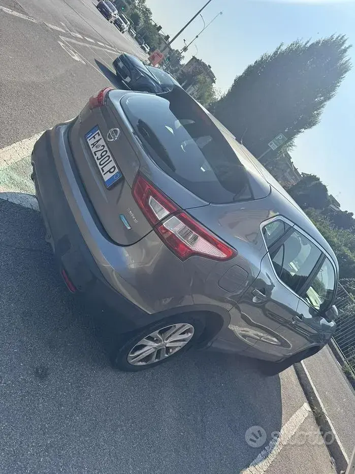 Usata Nissan Qashqai Acenta 110 CV (80 kW) 2015 Grigio SUV