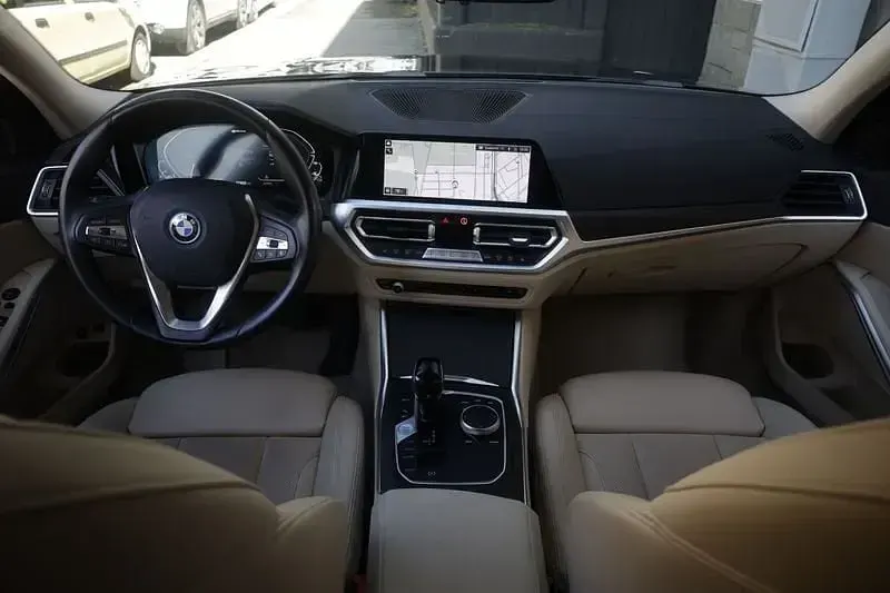 Usata BMW 330e Luxury Line 184 CV (135 kW) 2022 Nero Berlina