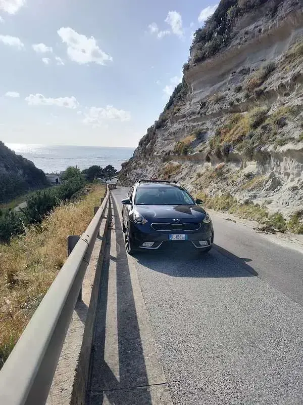 Usata Kia Niro 105 CV (77 kW) 2017 Blu/azzurro SUV
