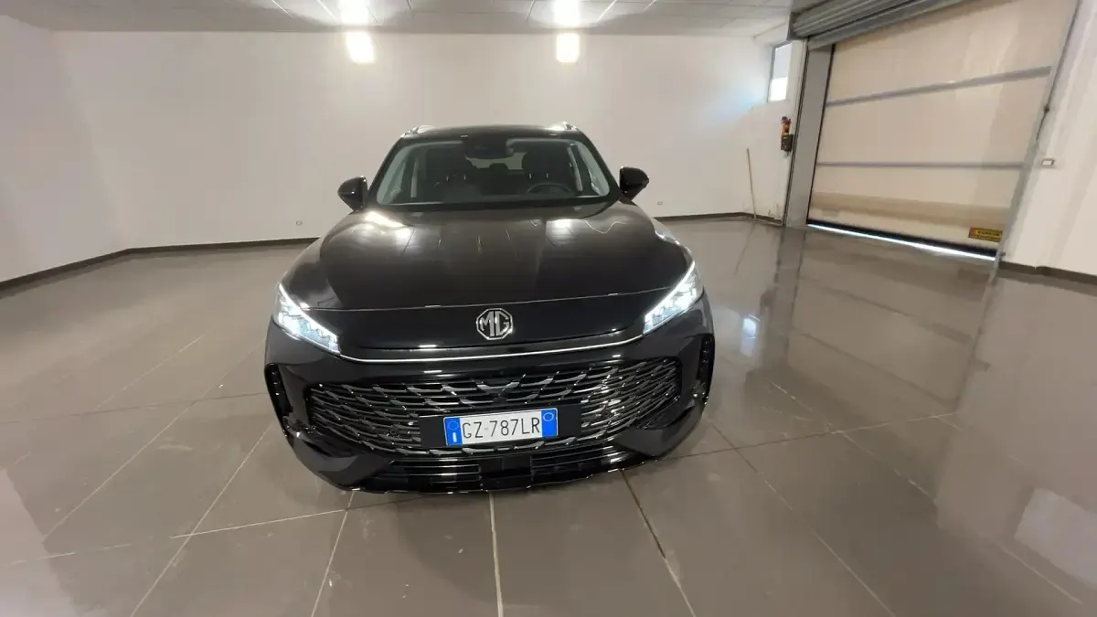 Usata MG HS Luxury 170 CV (125 kW) 2025 Pbc  pebble black SUV