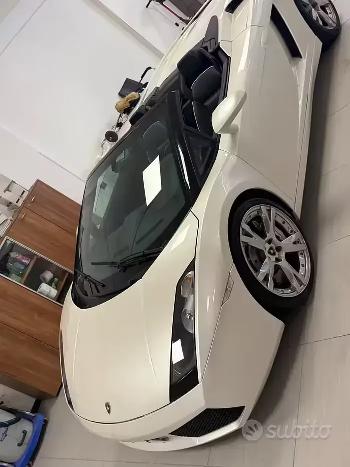 Usata Lamborghini Gallardo 519 CV (381 kW) 2006 Bianco Cabrio