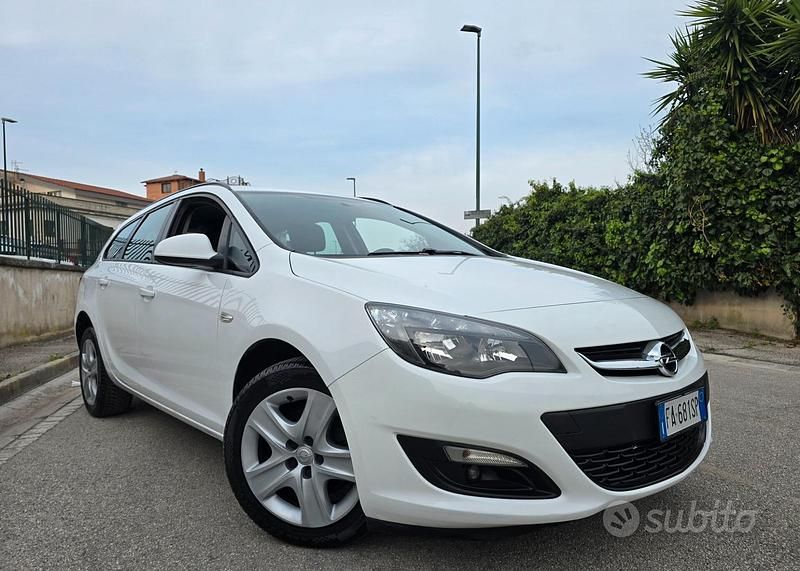 Usata Opel Astra Cosmo 110 CV (80 kW) 2016 Bianco Station wagon