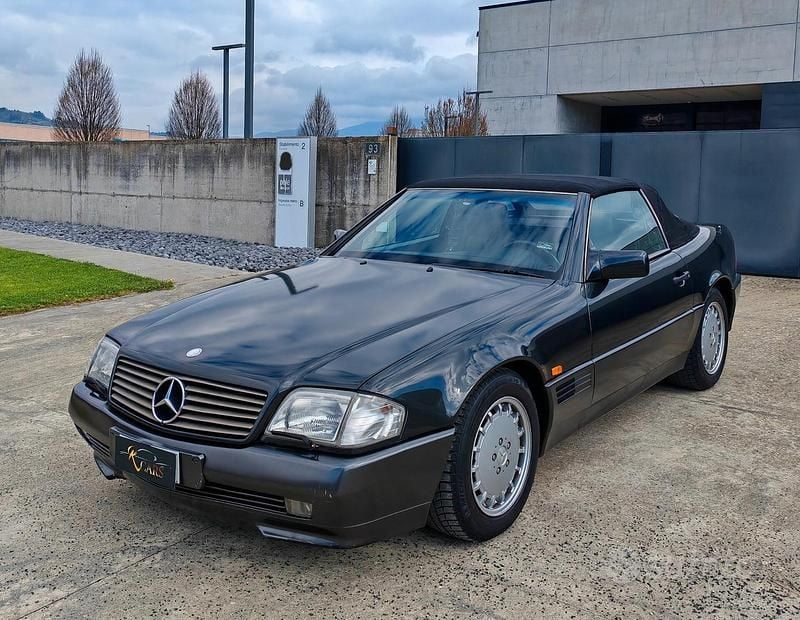 Usata Mercedes SL300 231 CV (169 kW) 1992 Nero Cabrio