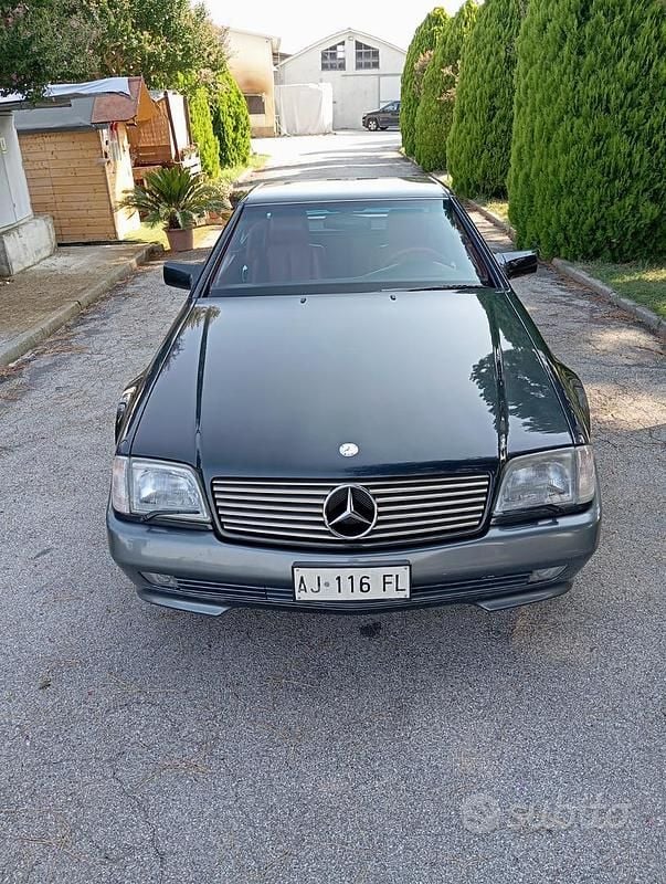 Usata Mercedes SL500 333 CV (244 kW) 1992 Nero Cabrio