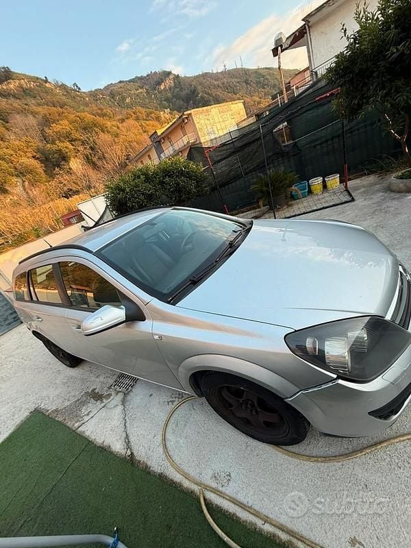 Usata Opel Astra 101 CV (74 kW) 2007 Grigio Station wagon