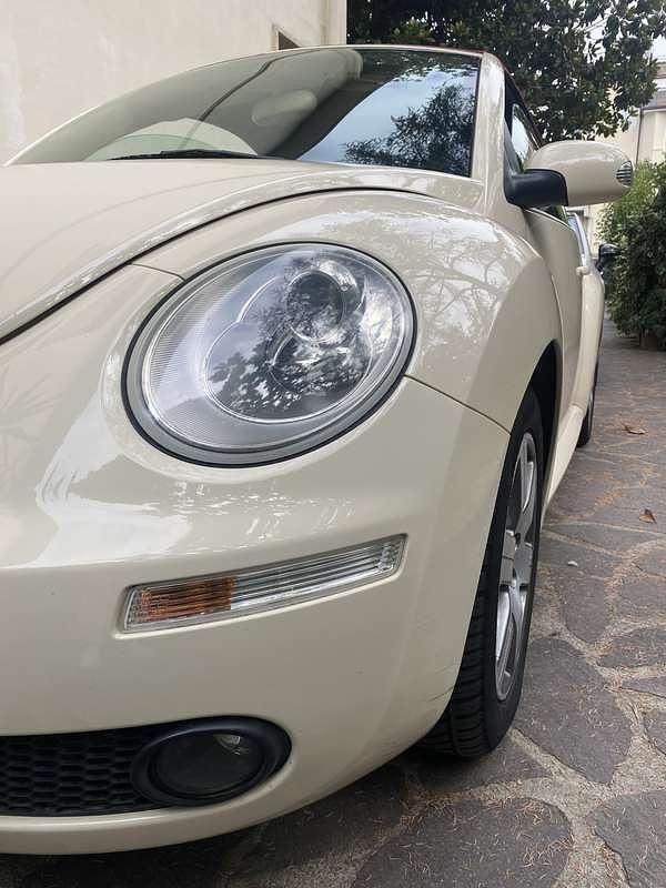 Usata VW New Beetle Cabriolet United 105 CV (77 kW) 2007 Cabrio