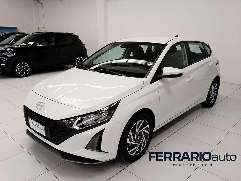 Bianco Nuova 2025 Hyundai i20 Due volumi | 16.950 € (Buon prezzo) - Immagine 1/4