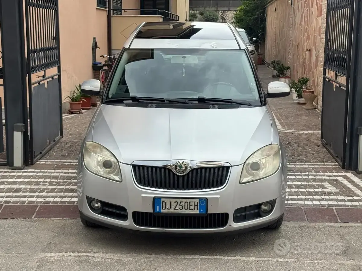 Usata Skoda Roomster 80 CV (58 kW) 2007 Grigio Monovolume