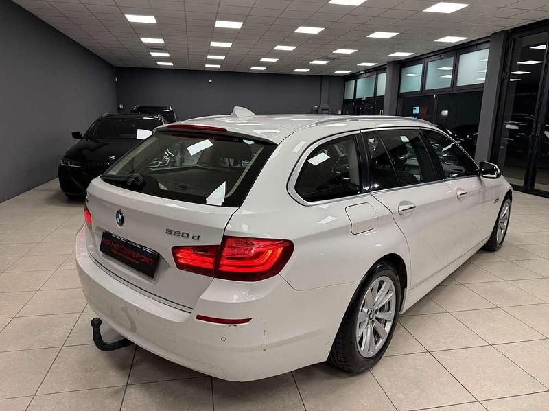 Usata BMW 520 Luxury Line 190 CV (139 kW) 2017 Bianco perla Station wagon