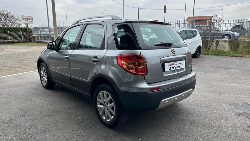 Usata Fiat Sedici Emotion 135 CV (99 kW) 2010 Grigio SUV