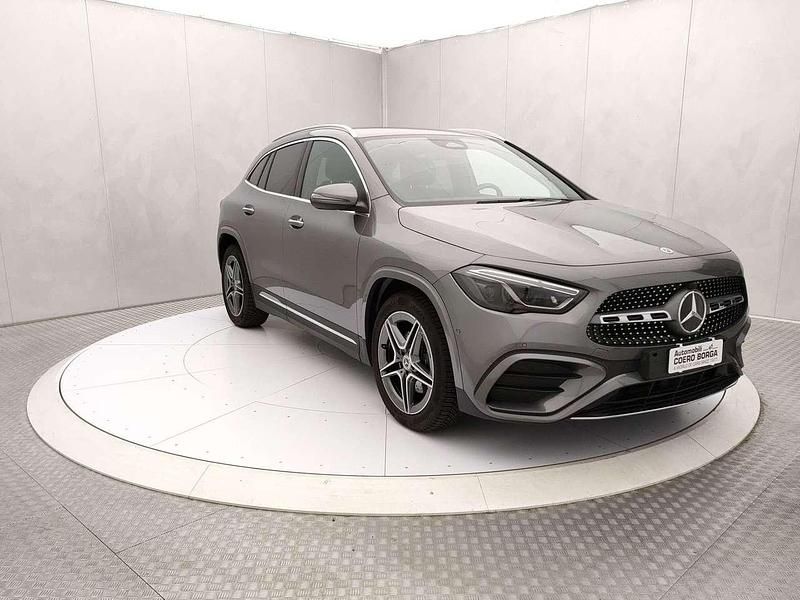 Grigio Usata 2024 Mercedes GLA200 Advanced Plus SUV | 42.300 € (Buon prezzo) - Immagine 1/4