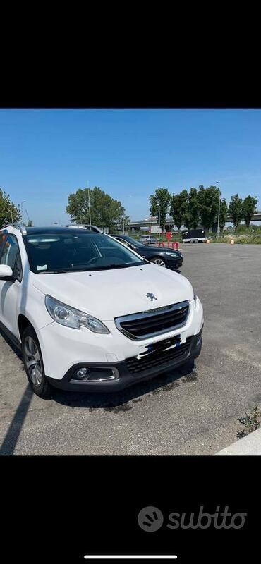 Usato 2014 Peugeot 2008 Benzin (7.900 €)