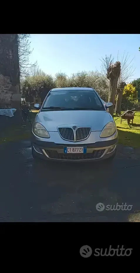 Usata Lancia Ypsilon 80 CV (58 kW) 2005 Grigio Utilitaria