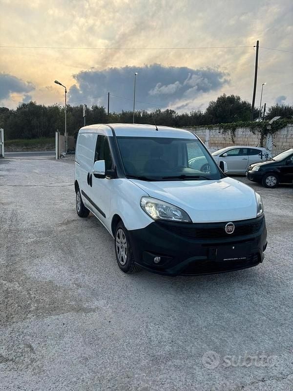 Usata Fiat Doblò 105 CV (77 kW) 2017 Bianco Monovolume