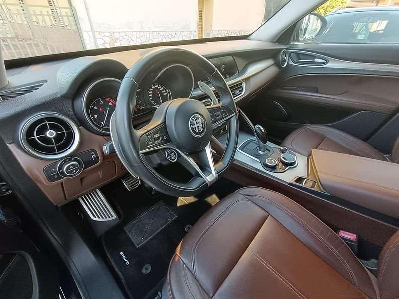 Usata Alfa Romeo Stelvio 209 CV (153 kW) 2017 Blu/azzurro SUV