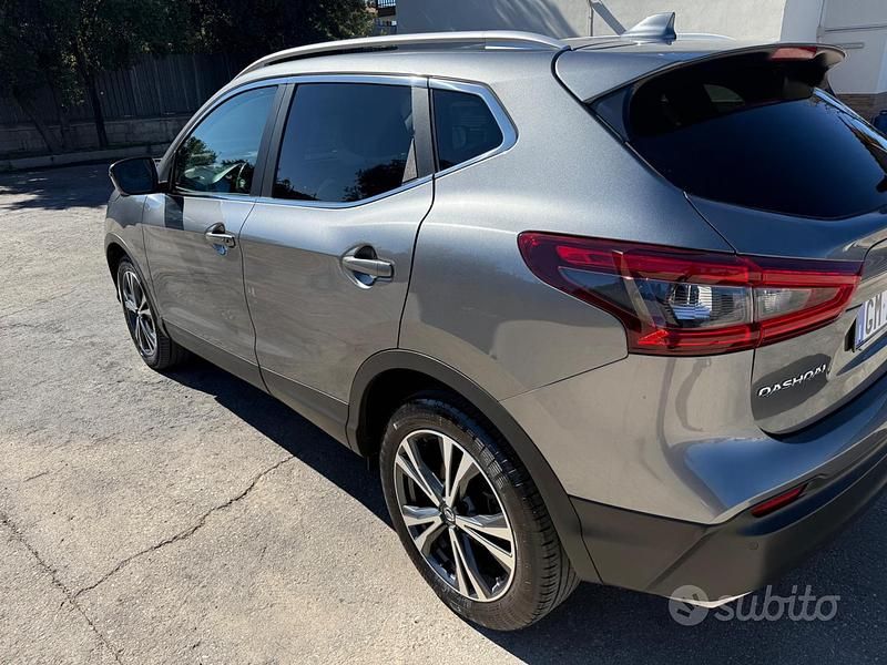 Usata Nissan Qashqai 131 CV (96 kW) 2018 Grigio SUV