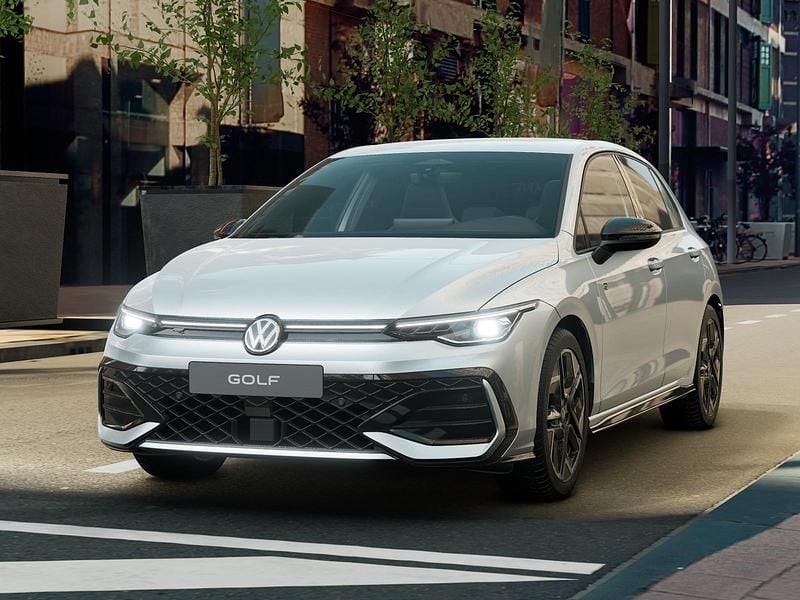 Begagnad VW Golf VIII R-line Plus 150 HK (110 kW) 2026 Sedan