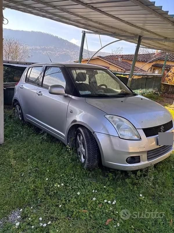 Usata Suzuki Swift 92 CV (67 kW) 2006 Grigio Utilitaria