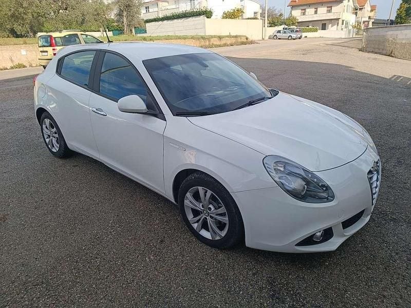 Usata Alfa Romeo Giulietta Distinctive 105 CV (77 kW) 2015 Utilitaria