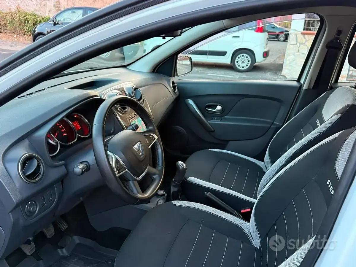Usata Dacia Sandero Stepway 90 CV (66 kW) 2018 Bianco Berlina
