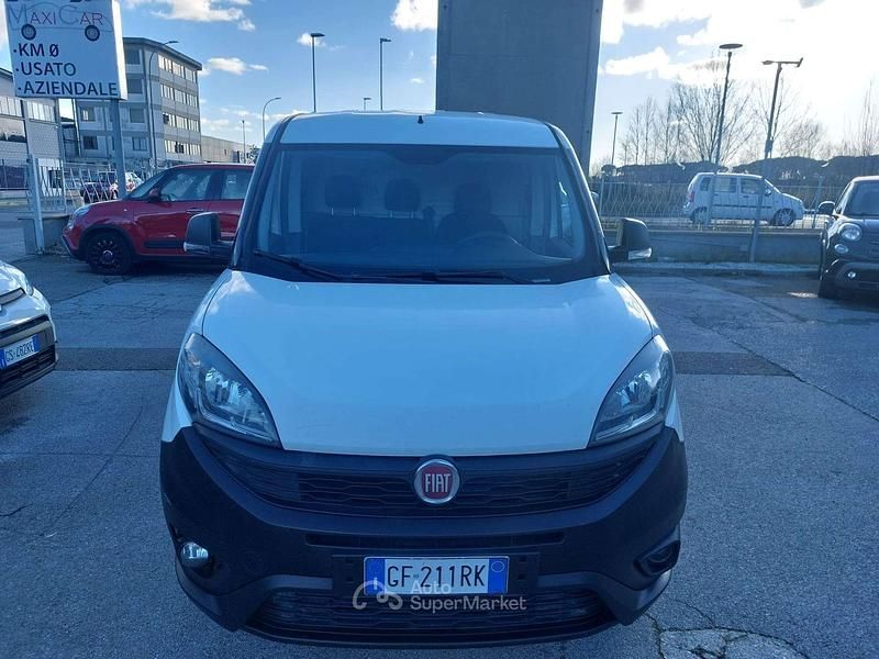 Usata Fiat Doblò Lounge 105 CV (77 kW) 2021 Bianco Monovolume