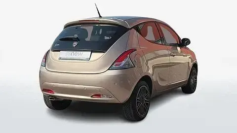 Usata Lancia Ypsilon Gold 69 CV (50 kW) 2018 Oro Utilitaria