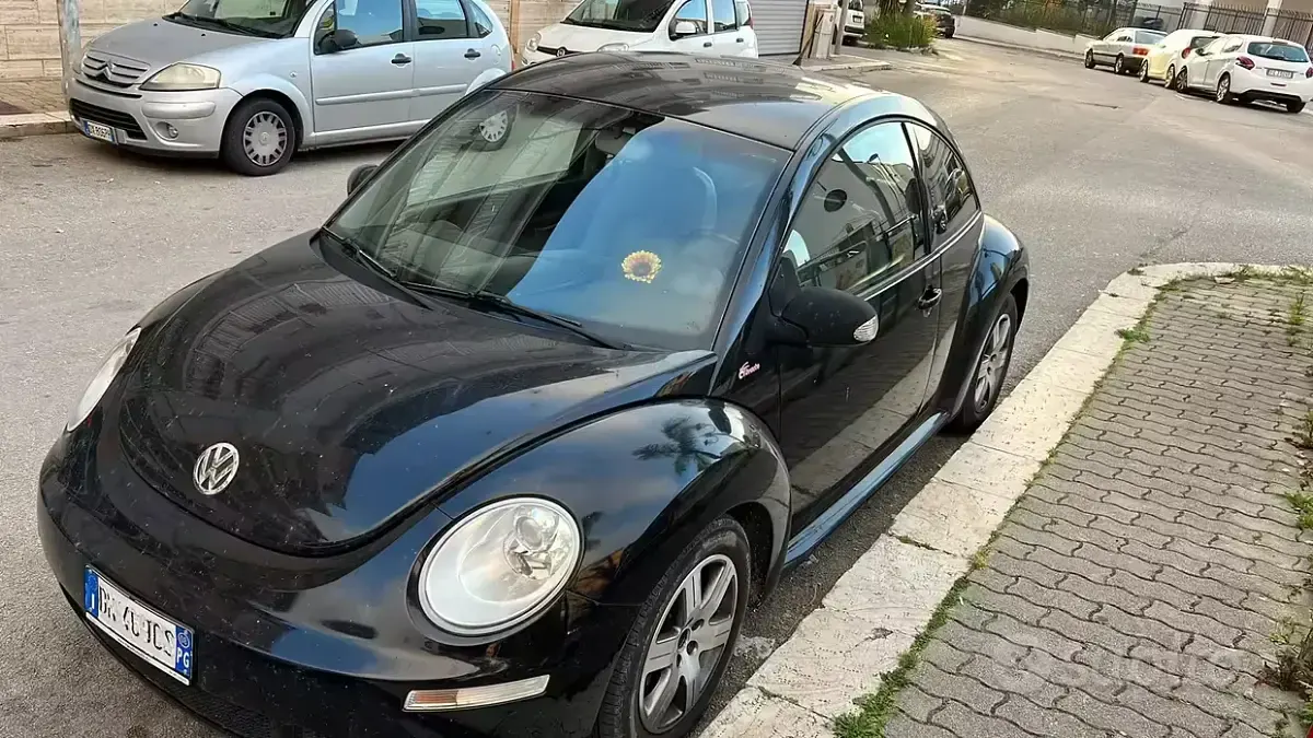 Usata VW New Beetle 105 CV (77 kW) 2008 Utilitaria