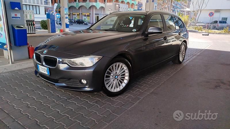 Usata BMW 318 150 CV (110 kW) 2015 Grigio Station wagon