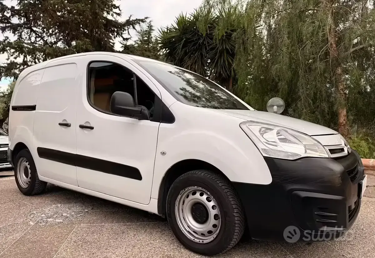Usata Citroën Berlingo 99 CV (72 kW) 2018 Bianco Monovolume
