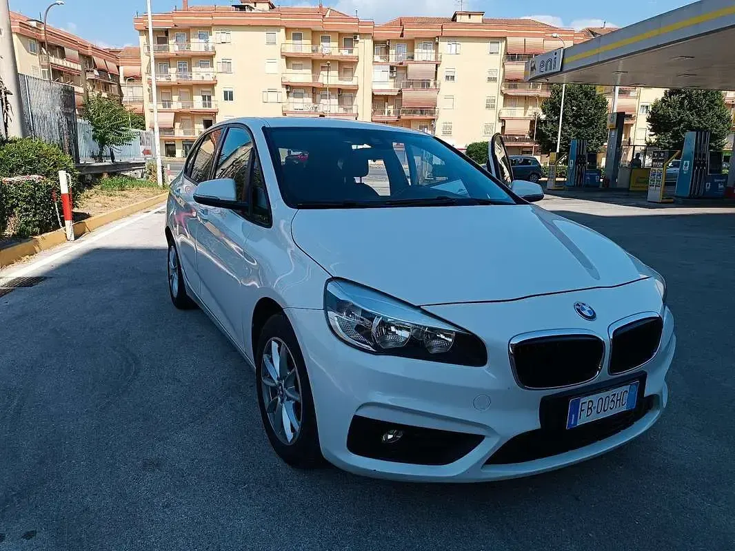 Usata BMW 216 Active Tourer Advantage 116 CV (85 kW) 2015 Bianco Monovolume