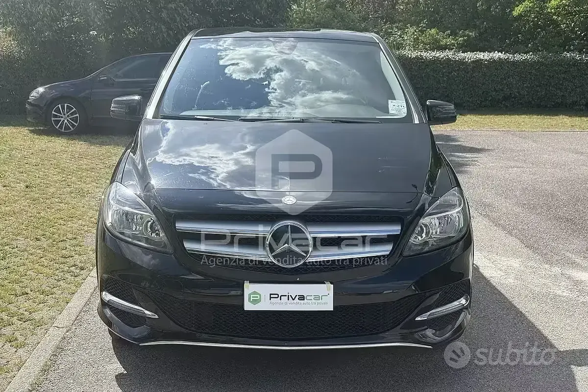 Usata Mercedes B250e 64 kW (88 CV) 2016 Nero Monovolume