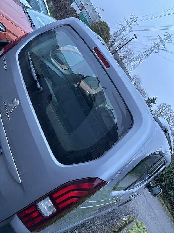 Usata Peugeot Rifter Allure 131 CV (96 kW) 2020 Argento Monovolume