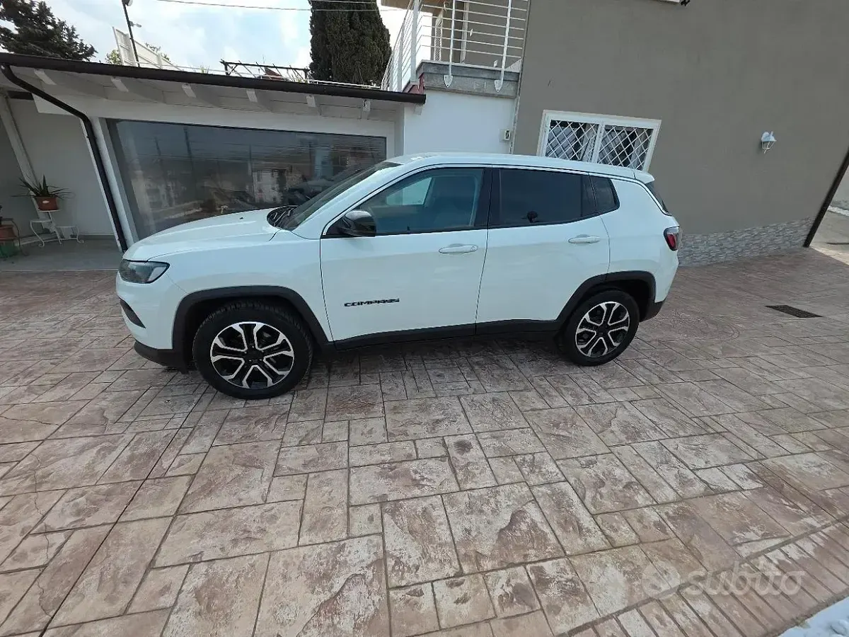 Usata Jeep Compass 131 CV (96 kW) 2021 Bianco SUV
