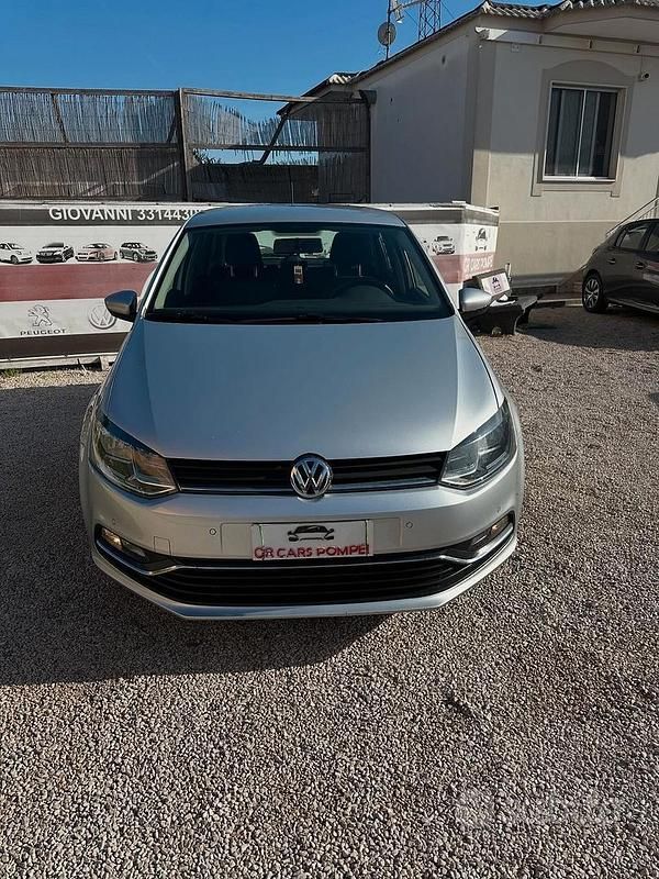 Usata VW Polo Trendline 75 CV (55 kW) 2017 Grigio Berlina