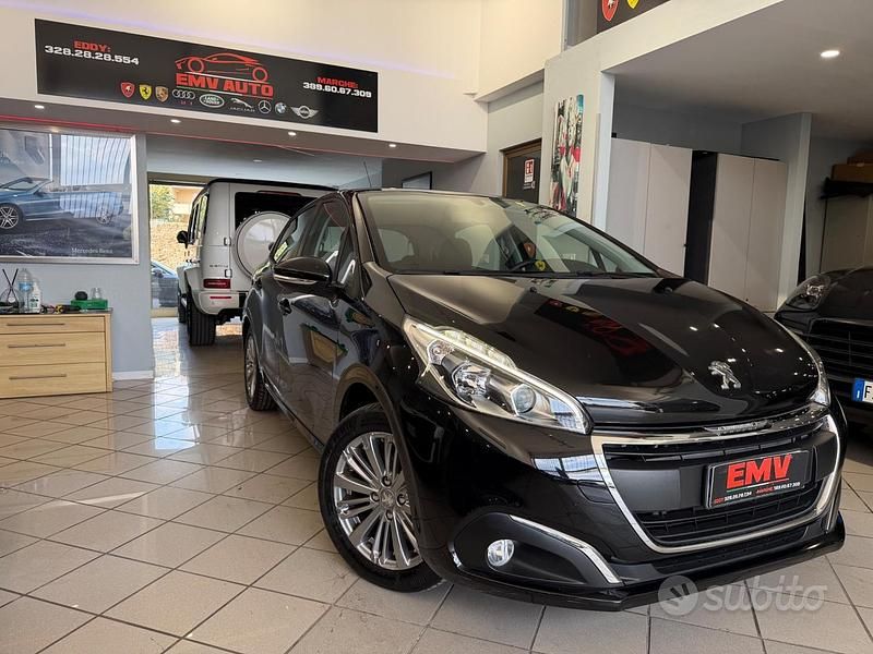 Usata Peugeot 208 Allure 82 CV (60 kW) 2017 Nero Utilitaria