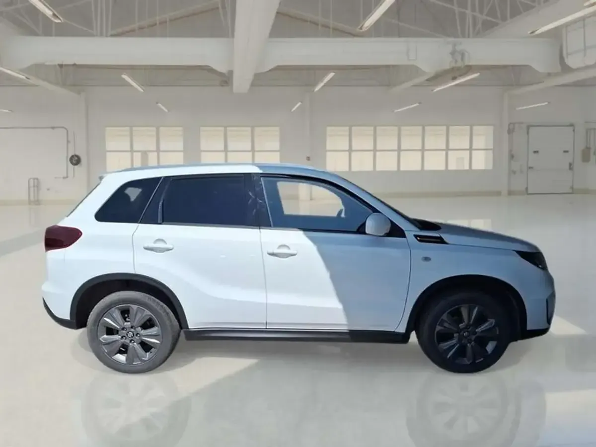 Usata Suzuki Vitara Cool 129 CV (94 kW) 2021 Bianco SUV