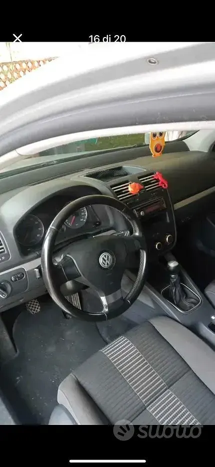 Usata VW Golf V 102 CV (75 kW) 2008 Grigio Utilitaria