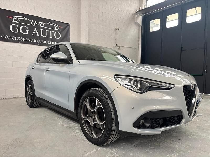 Usata Alfa Romeo Stelvio Sprint 190 CV (139 kW) 2022 Argento SUV