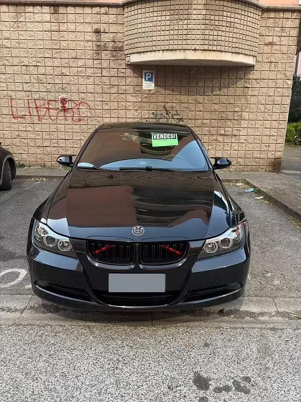 Begagnad BMW 318 143 HK (105 kW) 2008 Svart Kombi