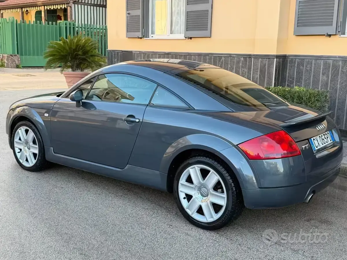 Usata Audi TT 179 CV (131 kW) 2005 Grigio Coupé