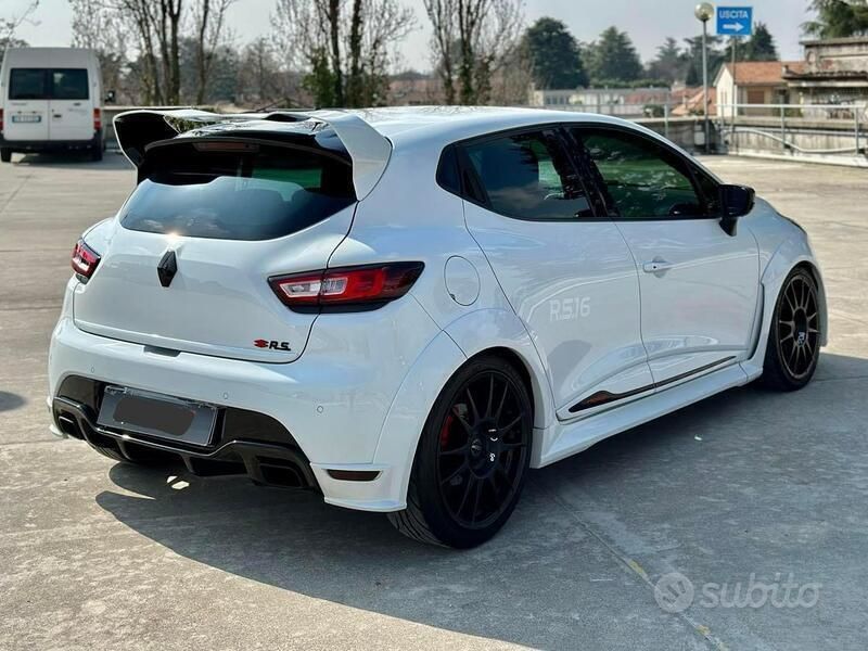 Usata Renault Clio IV Trophy 260 CV (191 kW) 2015