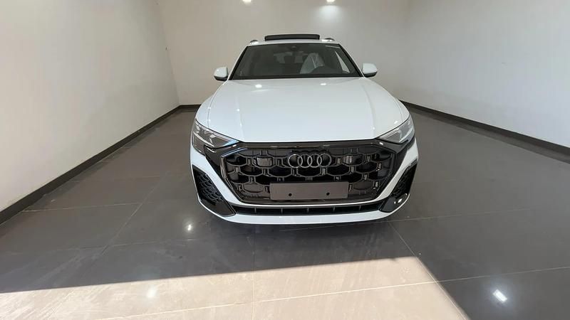 Nuova Audi Q8 S-Line 286 CV (210 kW) 2025 Bianco ghiaccio SUV