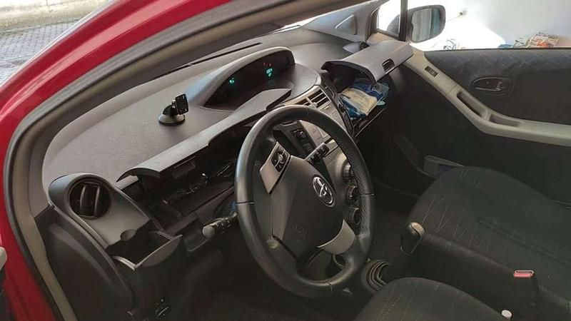 Usata Toyota Yaris Luna 87 CV (63 kW) 2007 Berlina